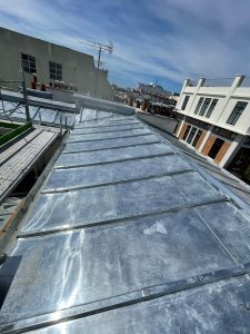 APRES


ZINC | TOITURE


17 RUE NAVARIN

75009 PARIS