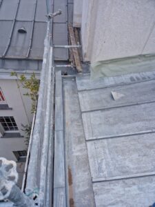 APRES


ZINC


28 RUE PARCHEMINERIE 
75005 PARIS