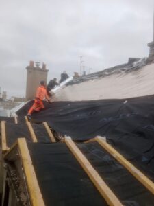 PENDANT


ZINC


33 RUE DE GRENELLE 
75007 PARIS