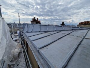 AVANT


ZINC


68 AVENUE REPUBLIQUE 
75011 PARIS